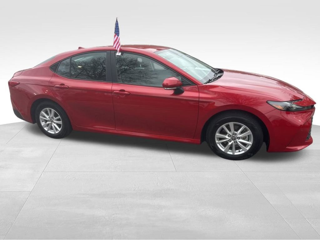 Used 2025 Toyota Camry LE image 27
