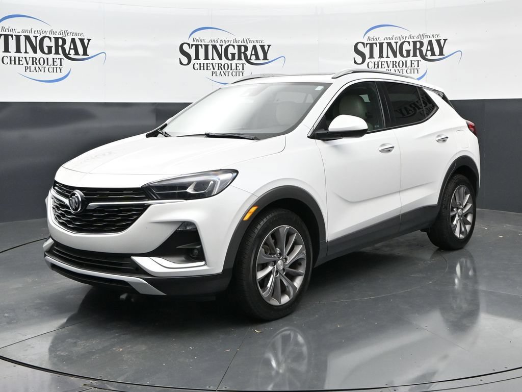 Used 2021 Buick Encore GX Essence w/ Experience Buick Package FWD image 3
