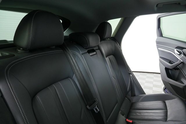 Used 2021 Audi e-tron Premium w/ Convenience Plus Package image 23