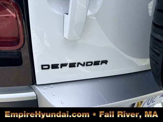 Used 2025 Land Rover Defender 110 S image 5
