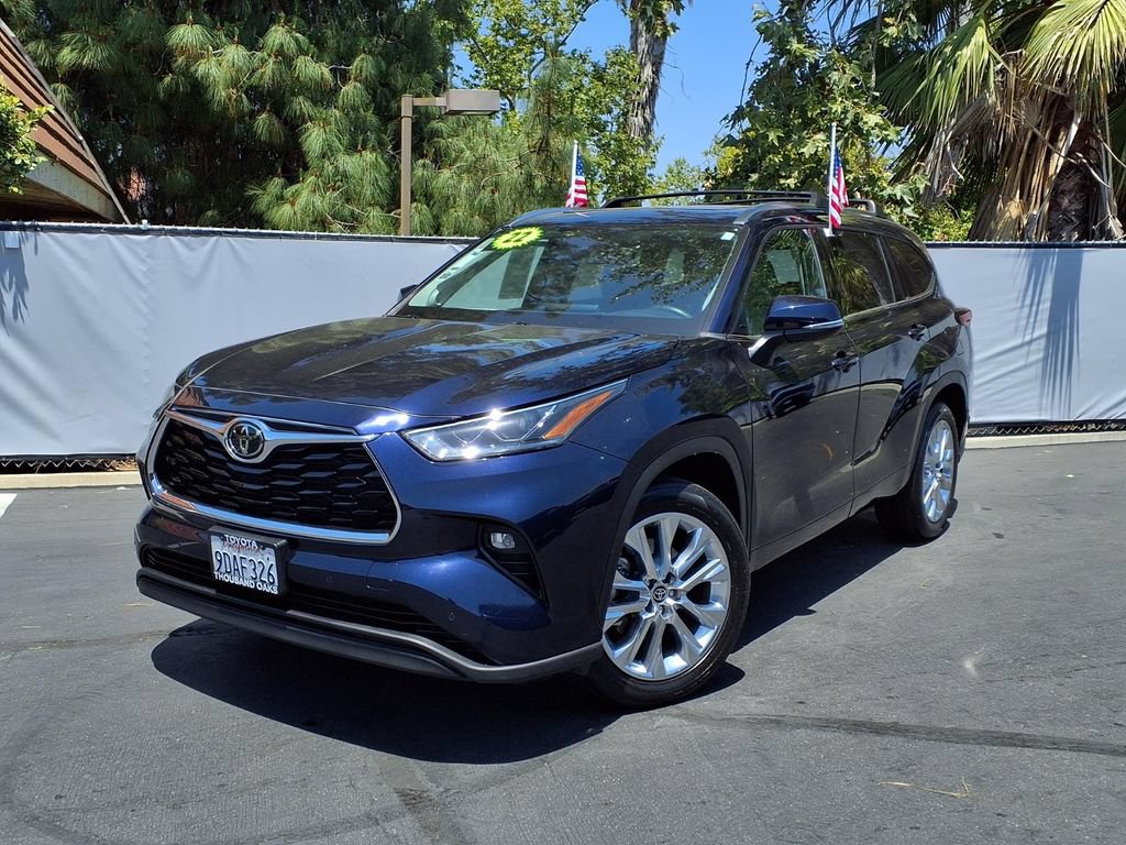 Used 2022 Toyota Highlander Limited FWD image 25