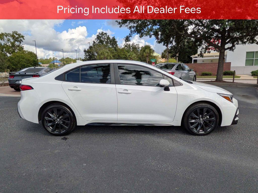 Certified 2024 Toyota Corolla SE FWD image 4