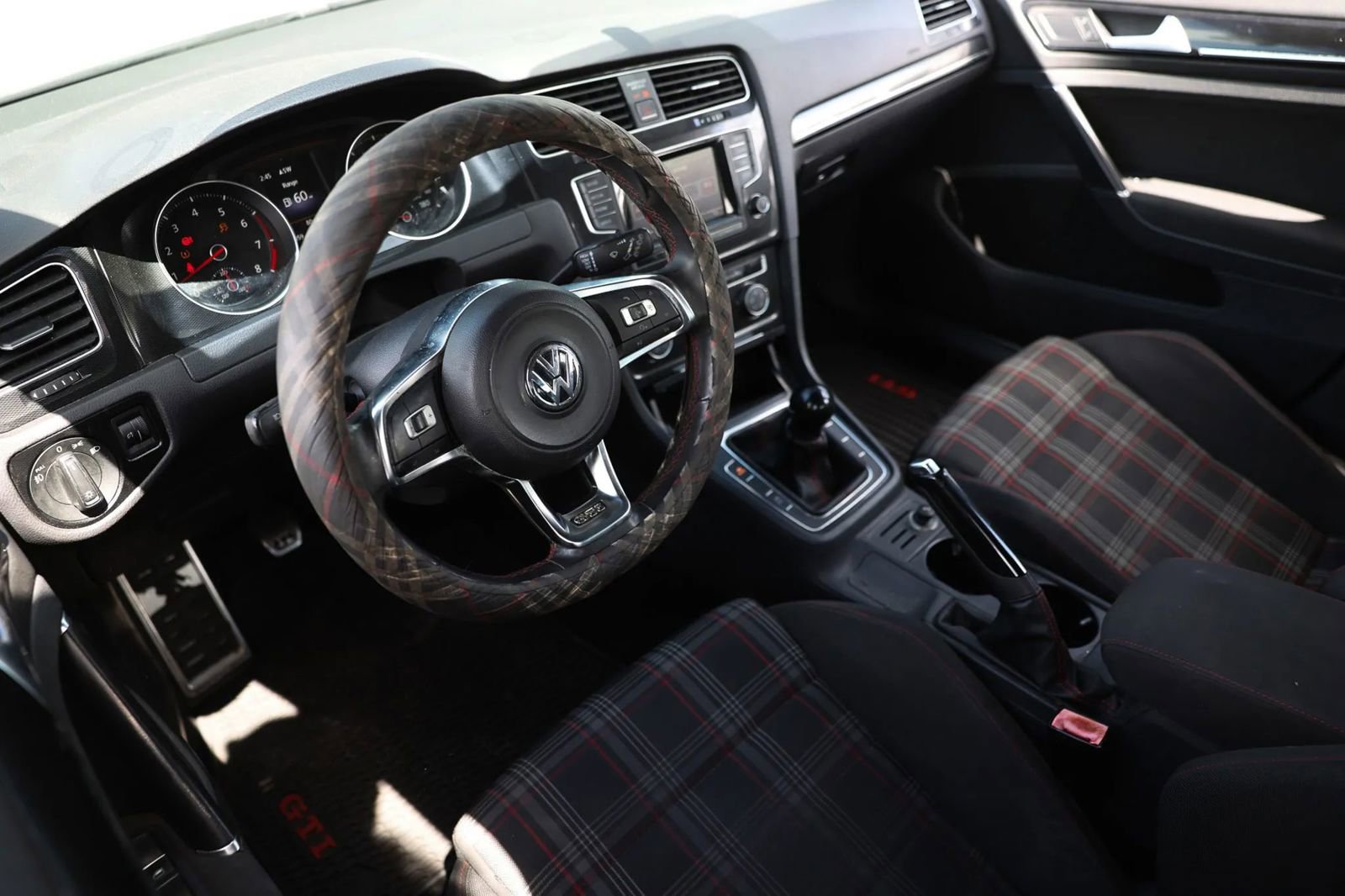 Used 2015 Volkswagen GTI S FWD image 14