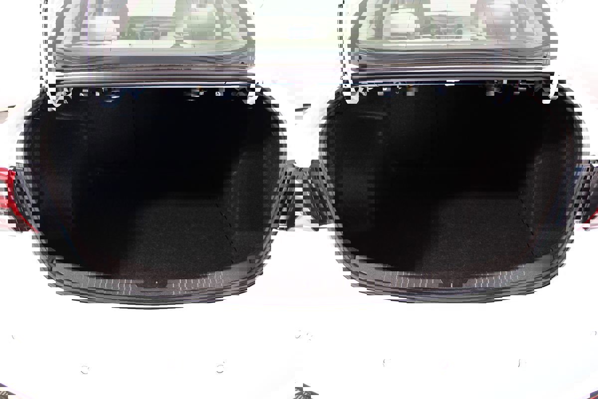 Used 2024 Chevrolet Malibu LT image 39