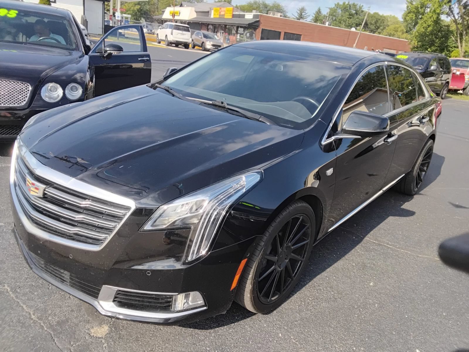 Used 2018 Cadillac XTS Luxury FWD image 1