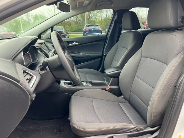 Used 2019 Chevrolet Cruze LS FWD image 3