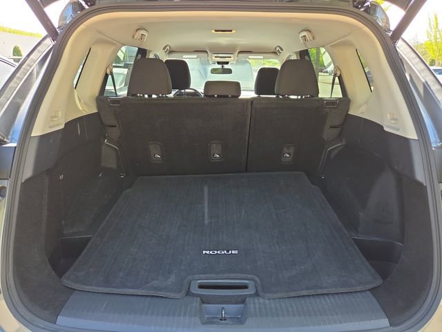 Used 2025 Nissan Rogue SV FWD image 12