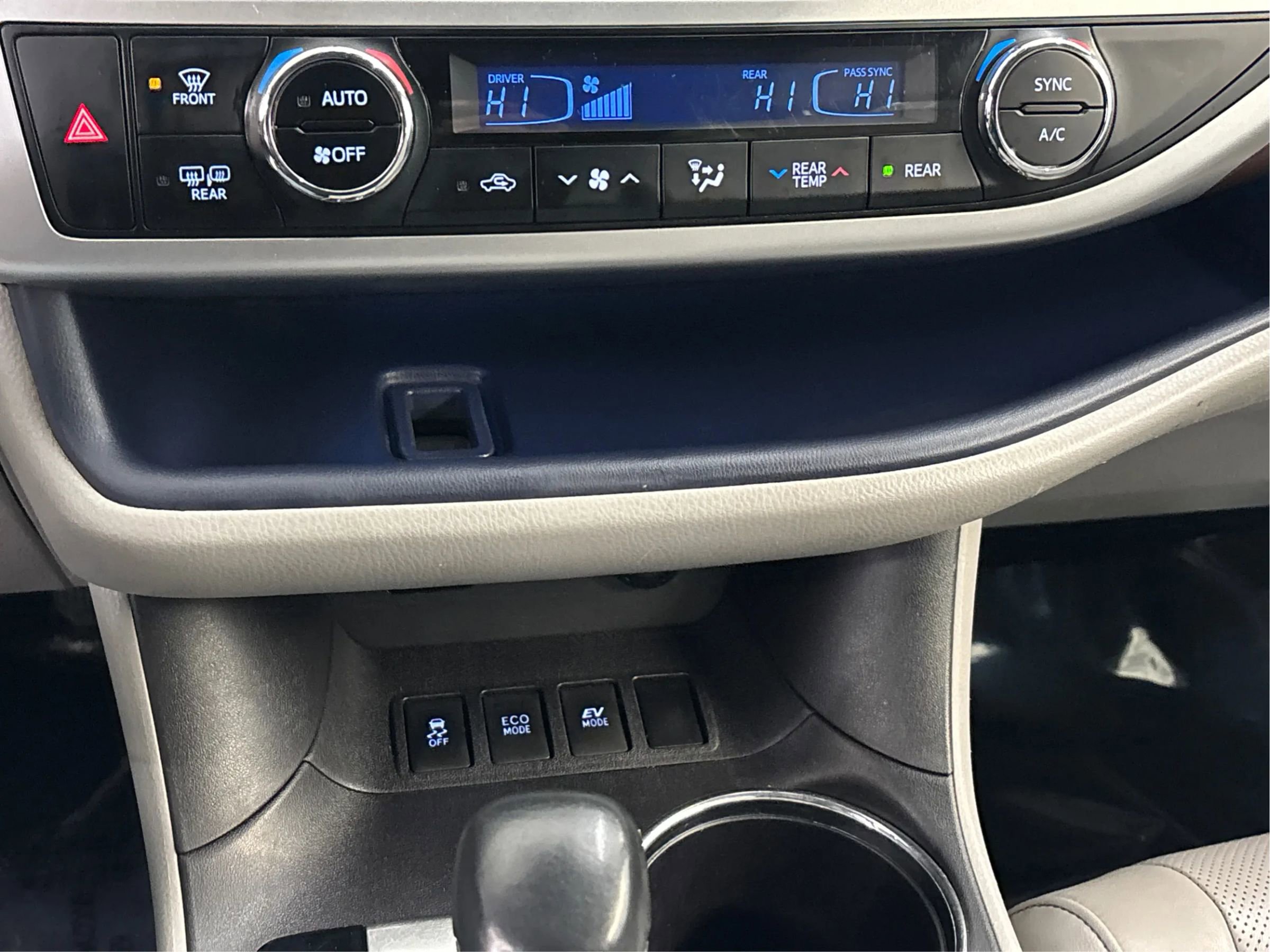 Used 2016 Toyota Highlander Limited image 39