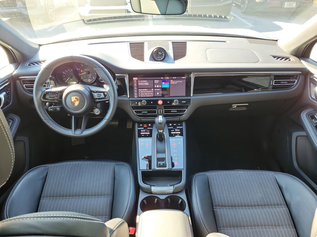Certified 2025 Porsche Macan Turbo image 20