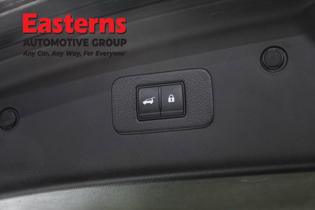 Used 2022 Nissan Armada SV w/ SV Appearance Package image 23