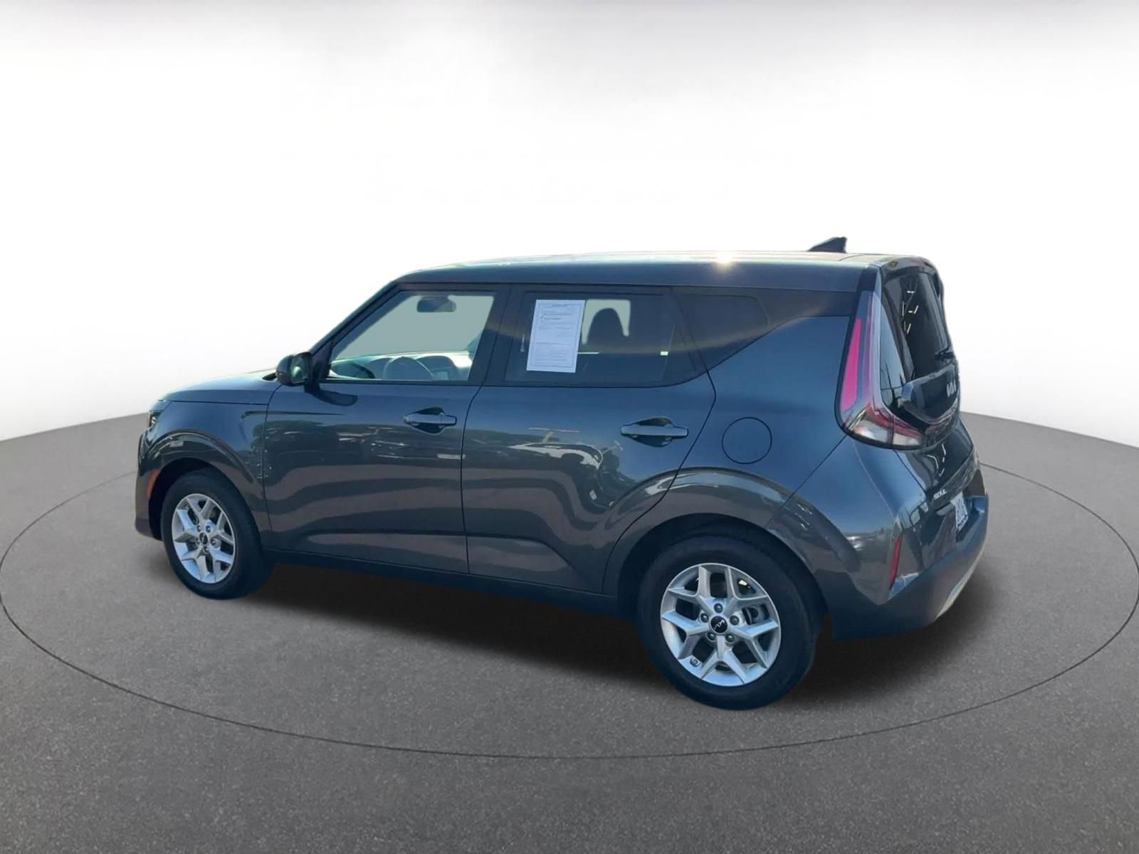 Used 2025 Kia Soul LX w/ LX Technology Package image 10