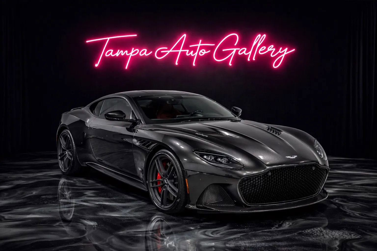 Used 2019 Aston Martin DBS Superleggera RWD image 1