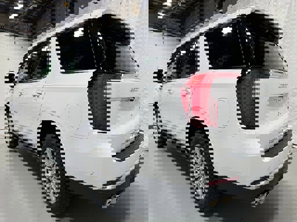 Used 2025 GMC Yukon Denali w/ Sun & Power Step Package image 5