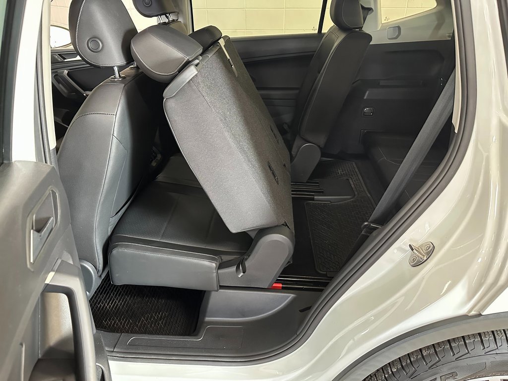 Used 2020 Volkswagen Tiguan SE w/ Panoramic Sunroof Package image 35