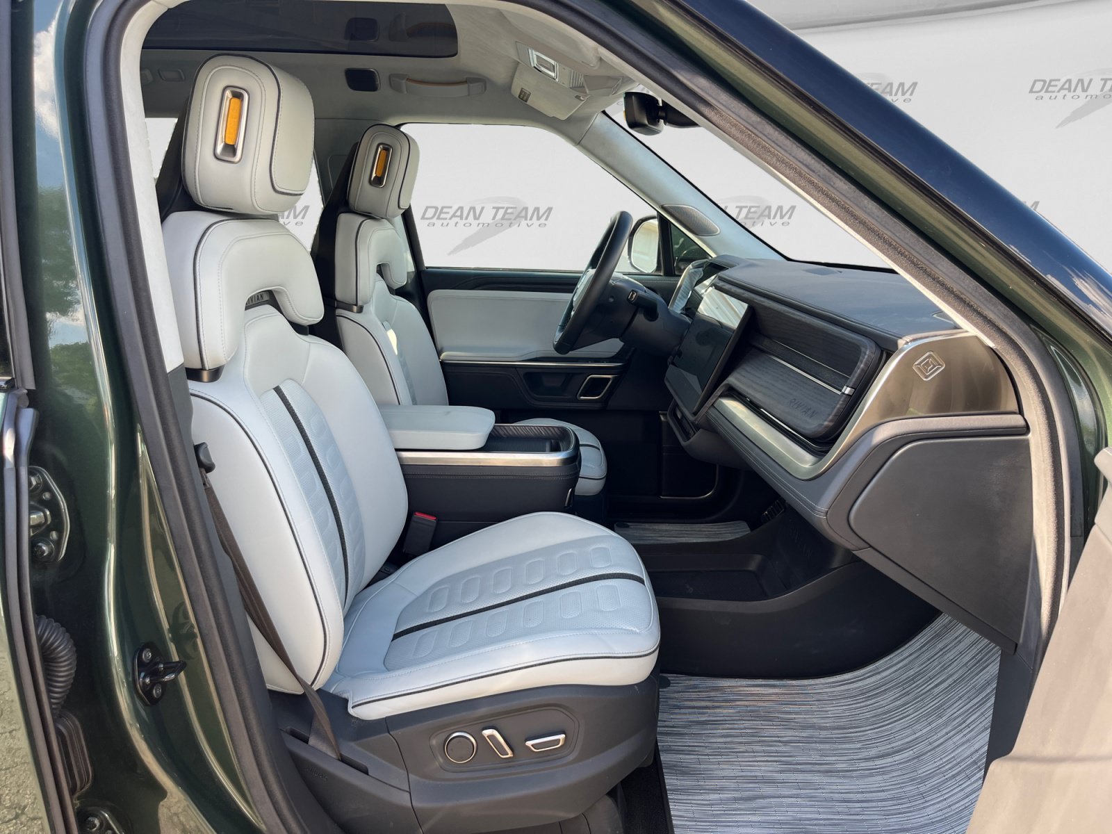 Used 2023 Rivian R1S Adventure Quad AWD/4WD image 17
