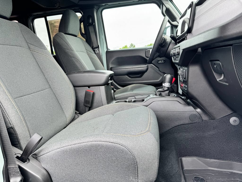 Used 2024 Jeep Wrangler Unlimited Sport AWD/4WD image 10