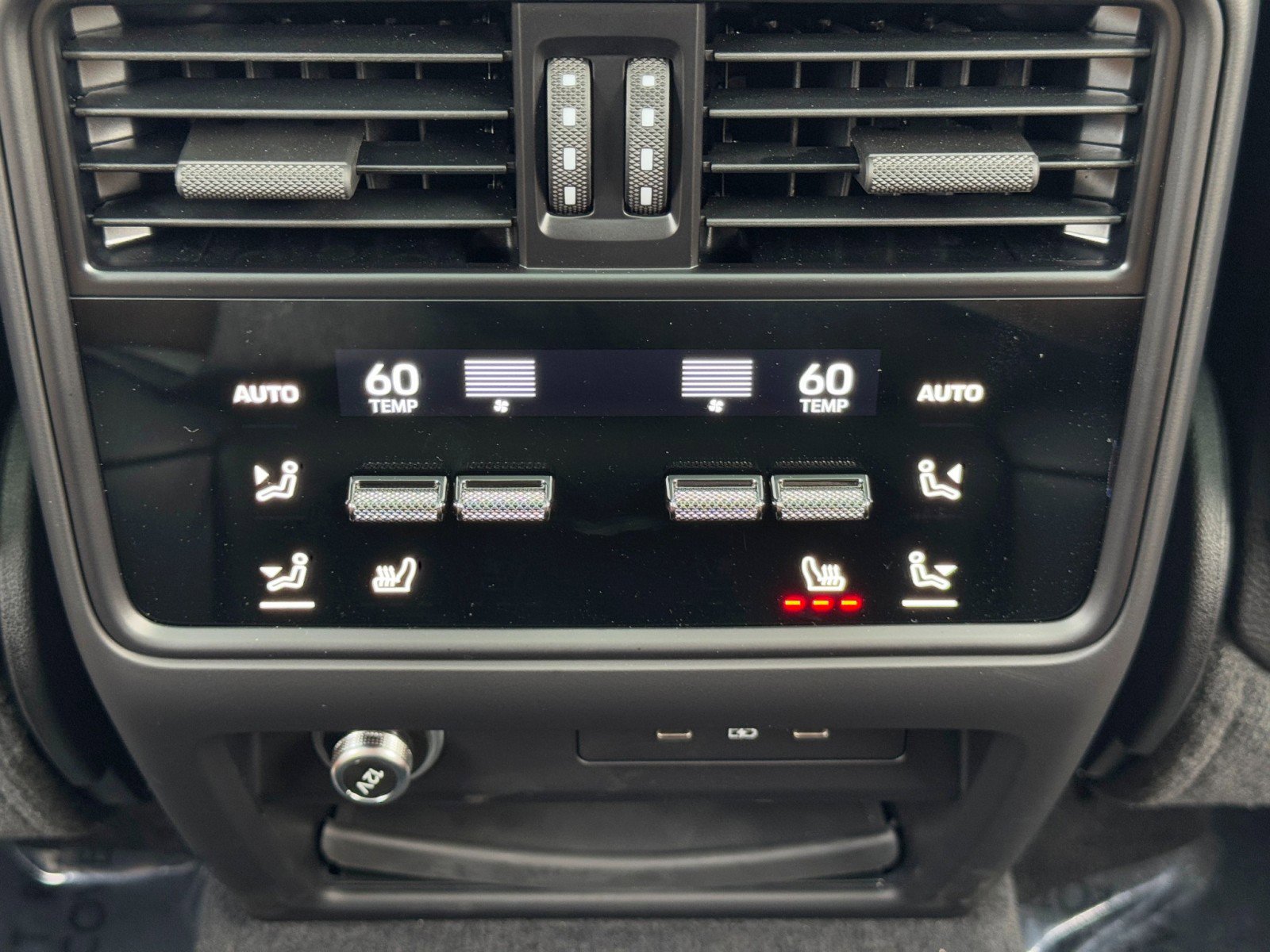 Used 2024 Porsche Cayenne Turbo AWD/4WD image 47