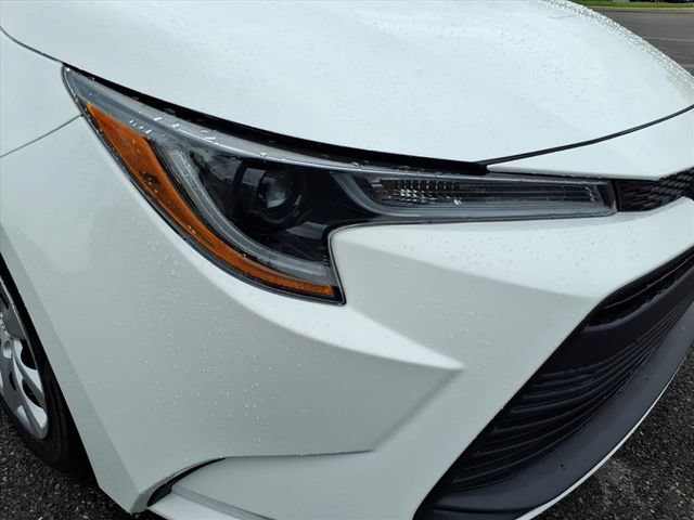 Used 2024 Toyota Corolla LE FWD image 3