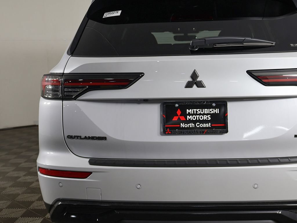 New 2026 Mitsubishi Outlander LE AWD/4WD image 15