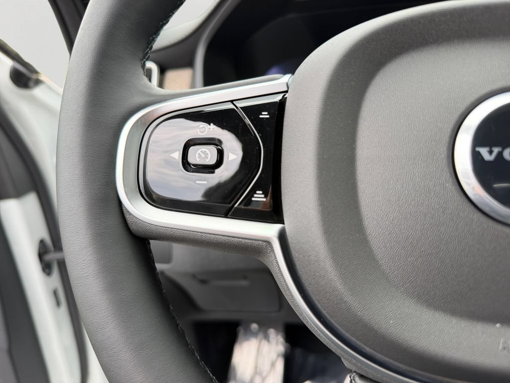 Certified 2026 Volvo XC90 B6 Plus AWD/4WD image 20