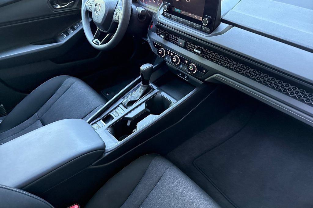 Certified 2025 Honda Accord SE image 13