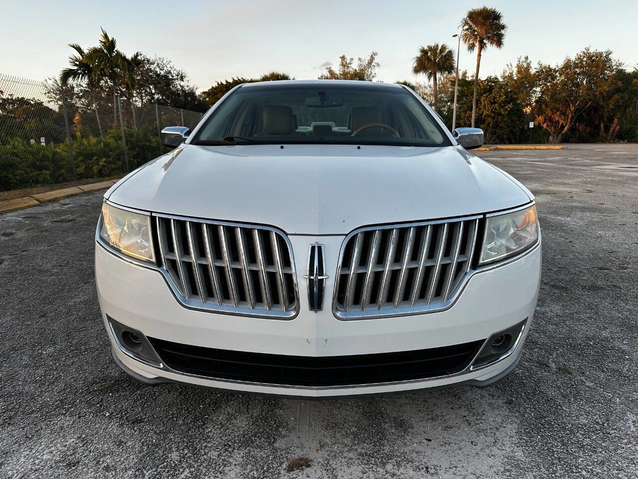 Used 2012 Lincoln MKZ FWD image 3