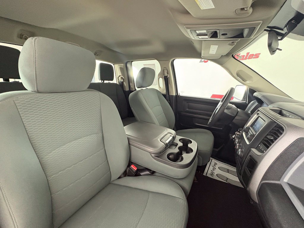 Used 2018 RAM 1500 Express AWD/4WD image 32
