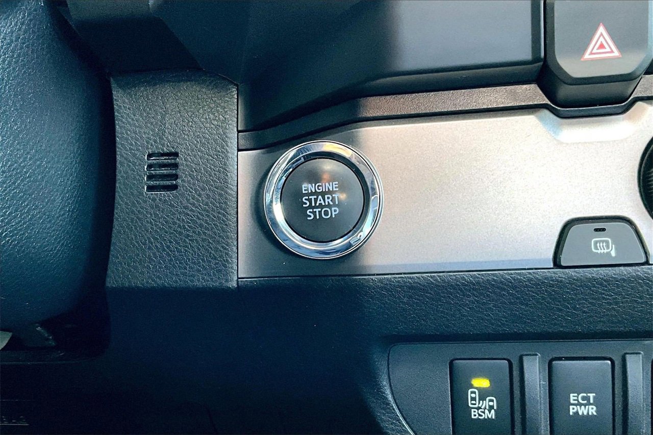 Used 2022 Toyota Tacoma Limited image 26