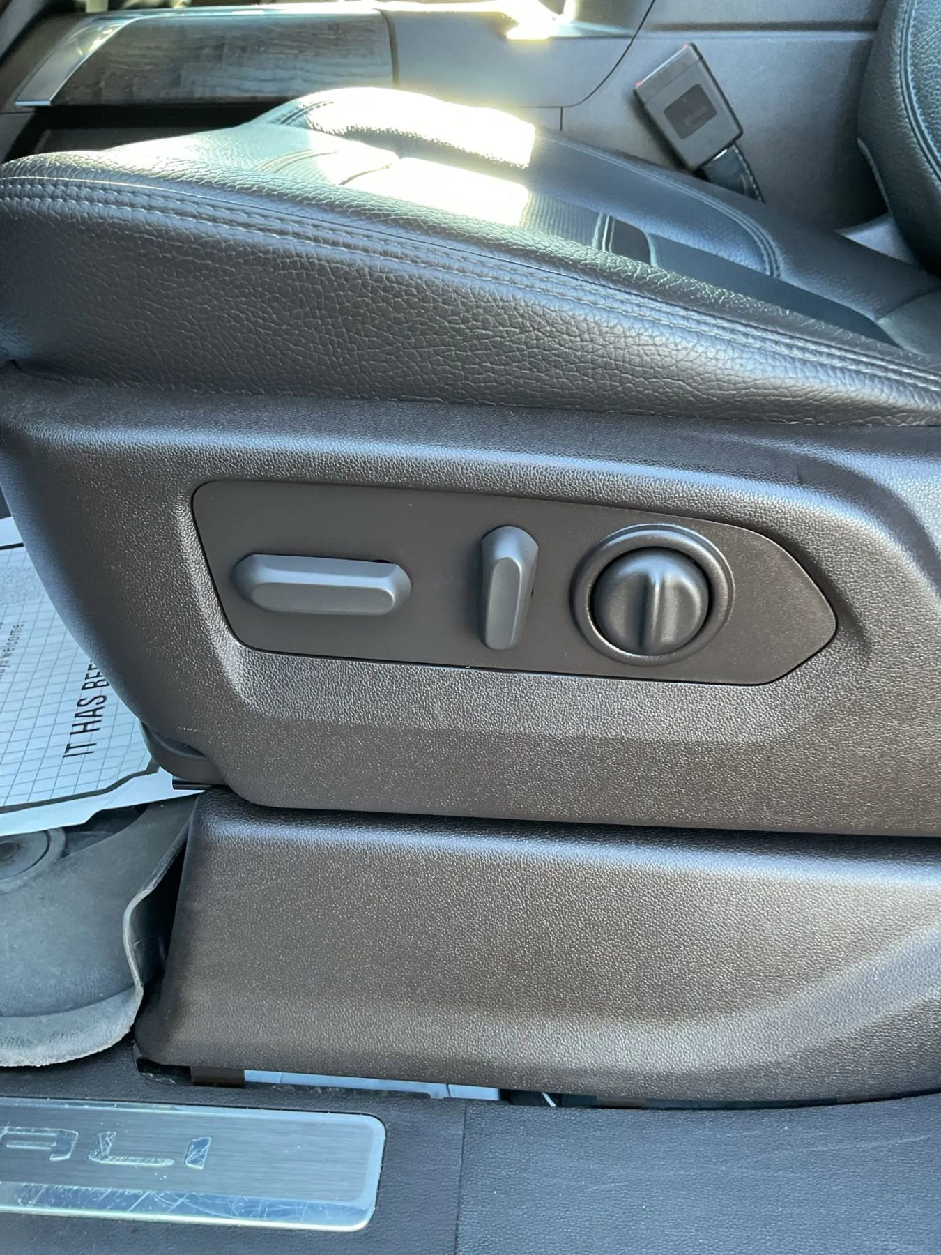 Used 2022 GMC Sierra 3500 Denali w/ Denali Ultimate Package image 29