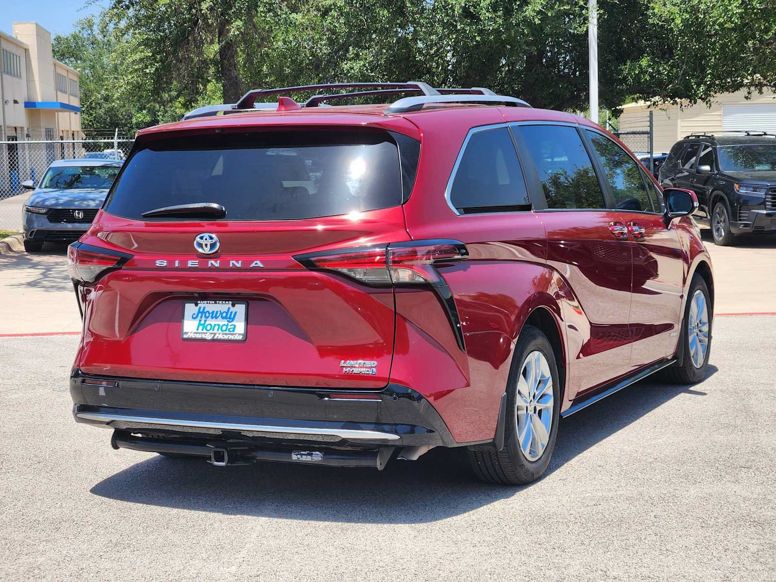 Used 2021 Toyota Sienna Limited FWD image 6