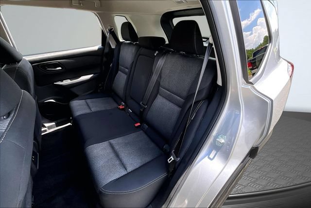 Used 2025 Nissan Rogue SV AWD/4WD image 21