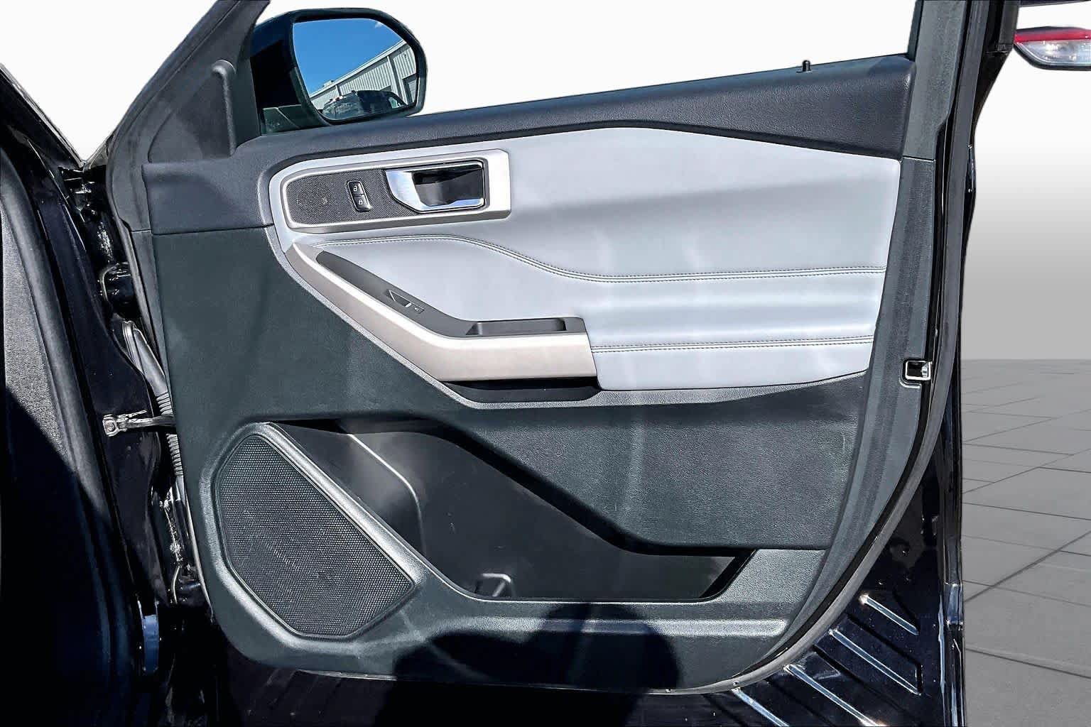 Certified 2024 Ford Explorer XLT w/ Equipment Group 202A RWD image 23