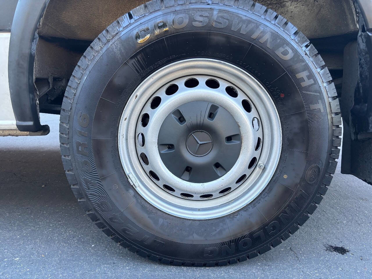 Used 2016 Mercedes-Benz Sprinter 2500 image 25