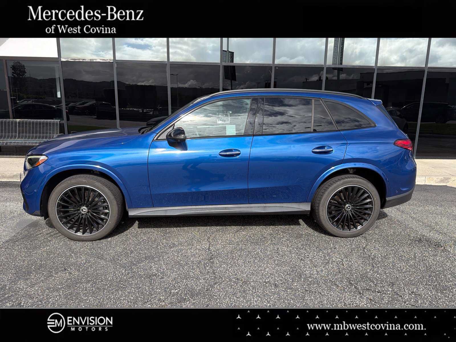 Used 2023 Mercedes-Benz GLC 300 4MATIC image 2