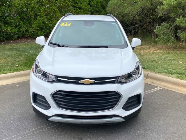 Used 2022 Chevrolet Trax LT w/ LT Convenience Package FWD image 2
