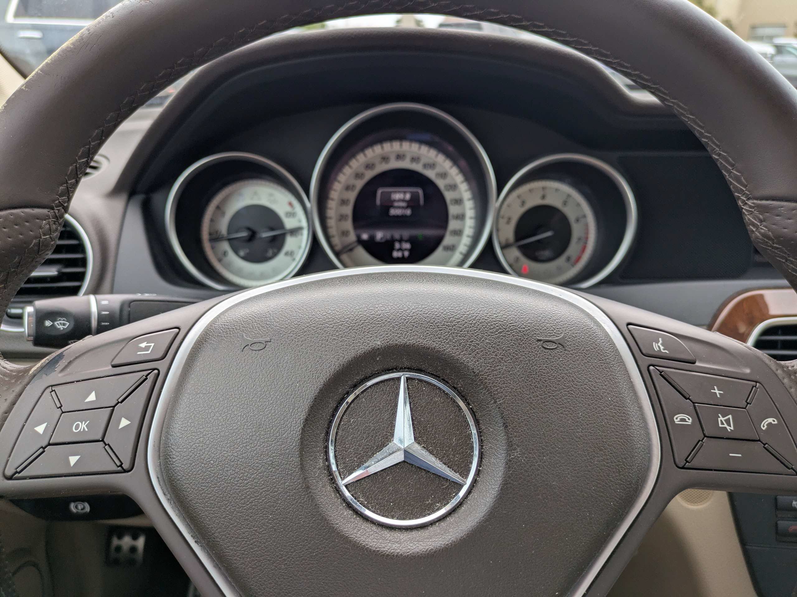 Used 2013 Mercedes-Benz C 250 Sedan image 23