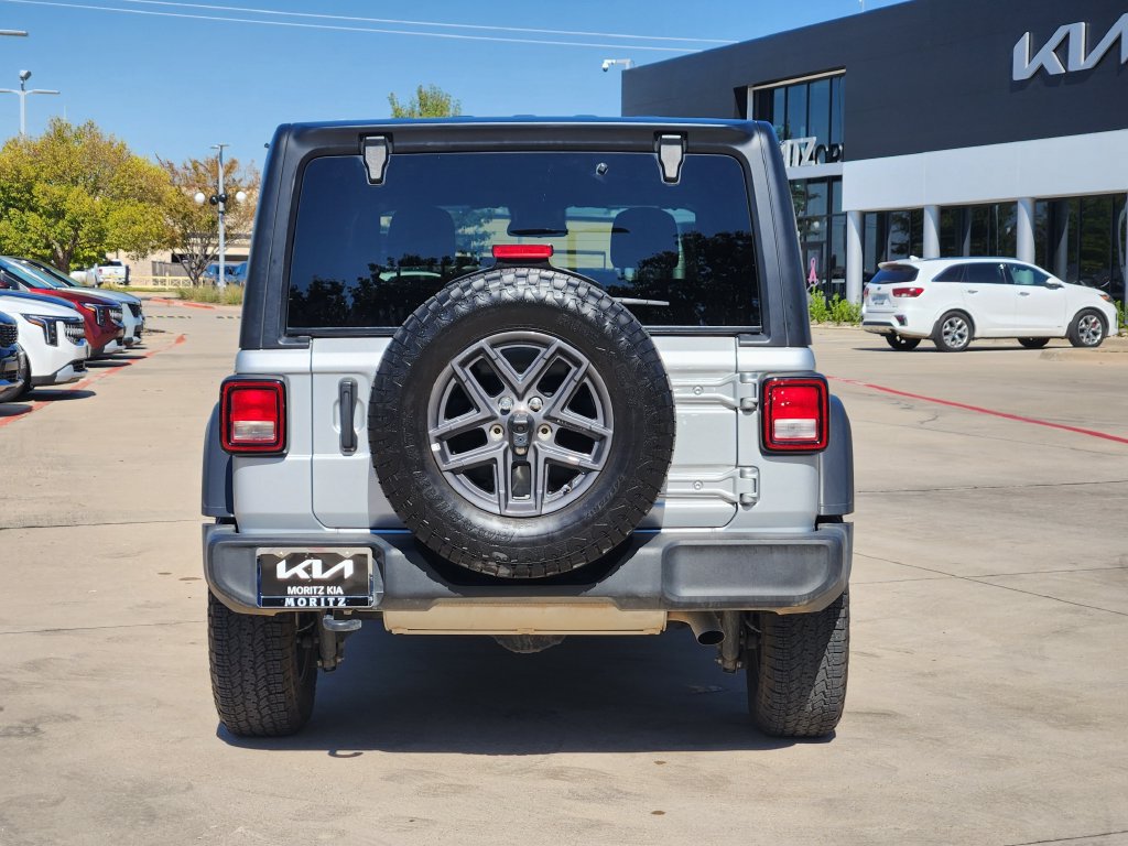Used 2024 Jeep Wrangler Unlimited Sport AWD/4WD image 15