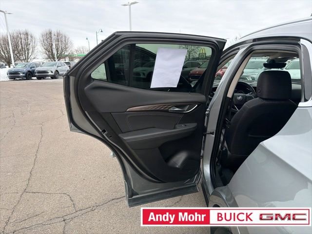 Used 2023 Buick Envision Avenir image 25