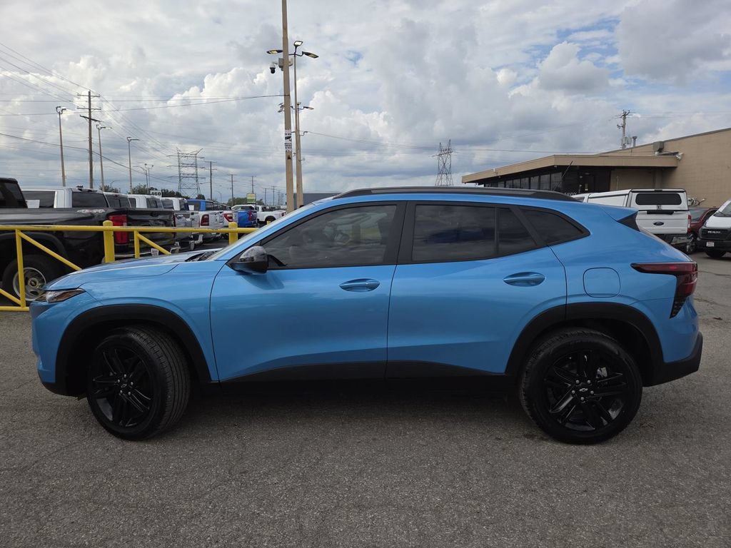 Used 2025 Chevrolet Trax ACTIV w/ Sunroof Package FWD image 12