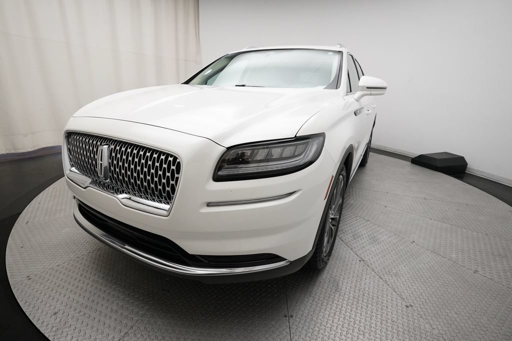 Used 2023 Lincoln Nautilus Reserve w/ Class II Trailer Tow Package AWD/4WD image 12