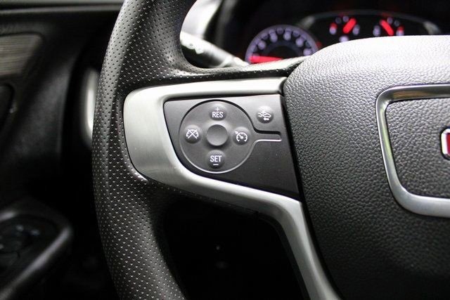 Used 2024 GMC Terrain SLE w/ Driver Convenience Package image 5