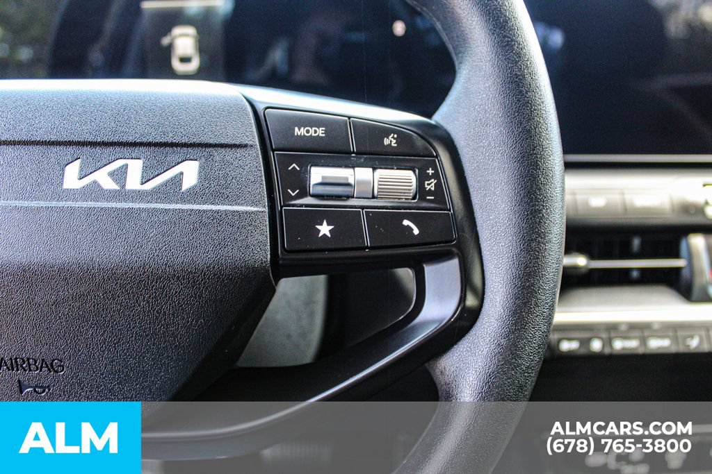 Used 2025 Kia K4 FWD image 26