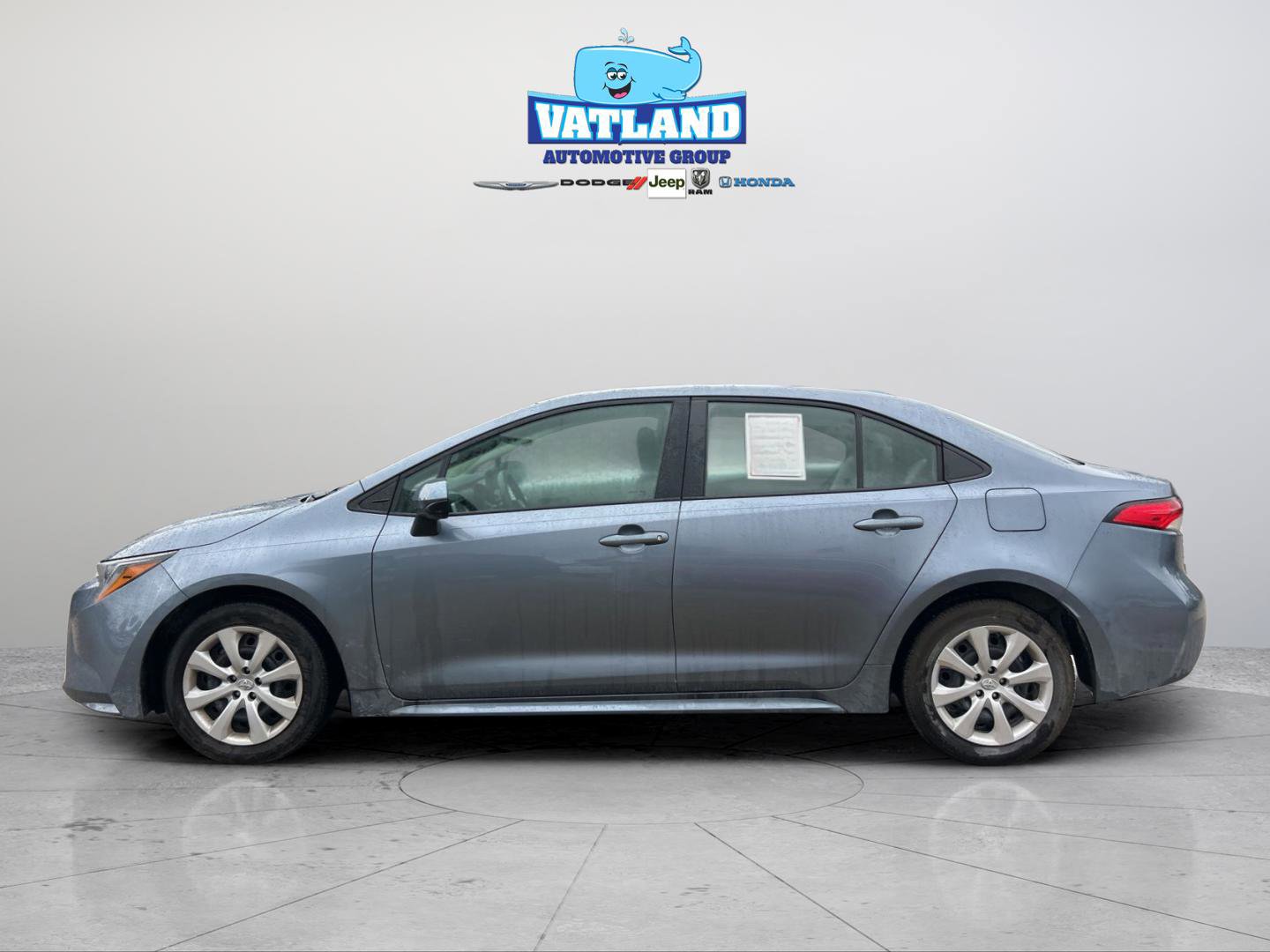 Used 2025 Toyota Corolla LE image 2