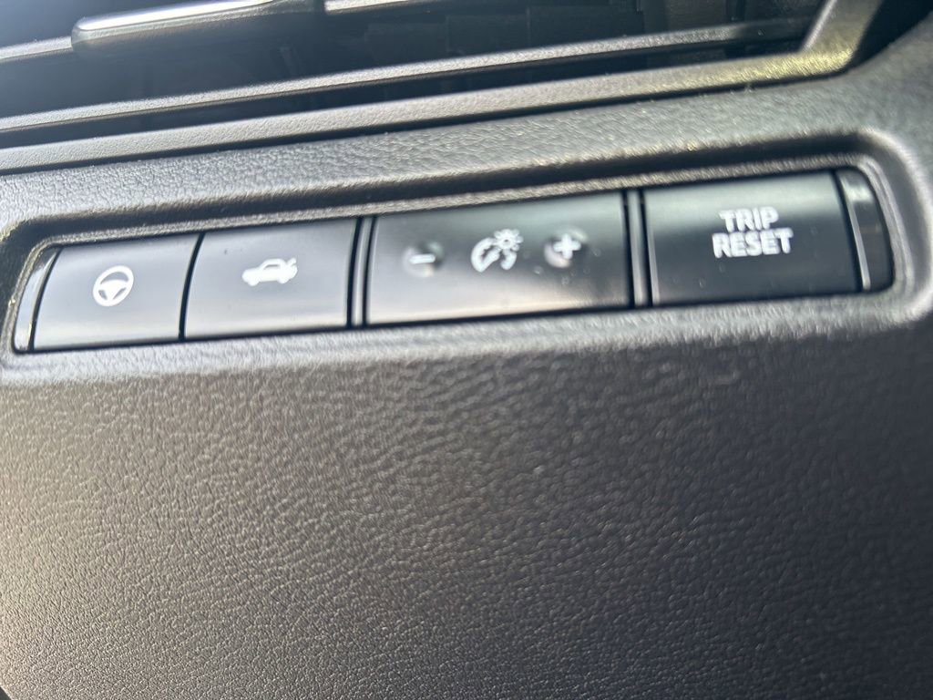 Used 2023 Nissan Altima 2.5 SV w/ SV Premium Package FWD image 19