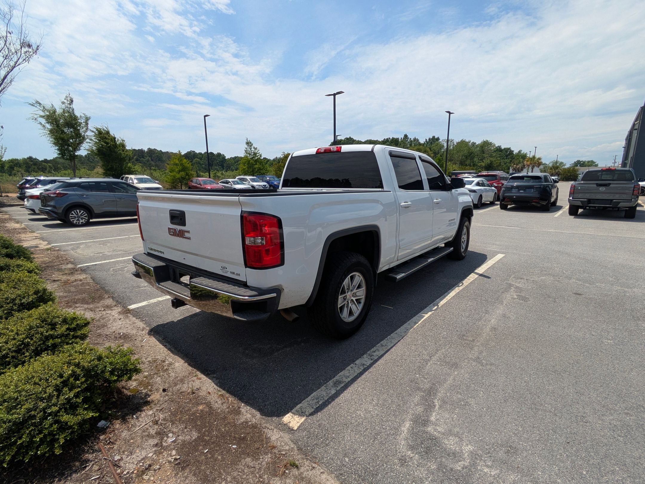 Used 2014 GMC Sierra 1500 SLE w/ SLE Value Package AWD/4WD image 4