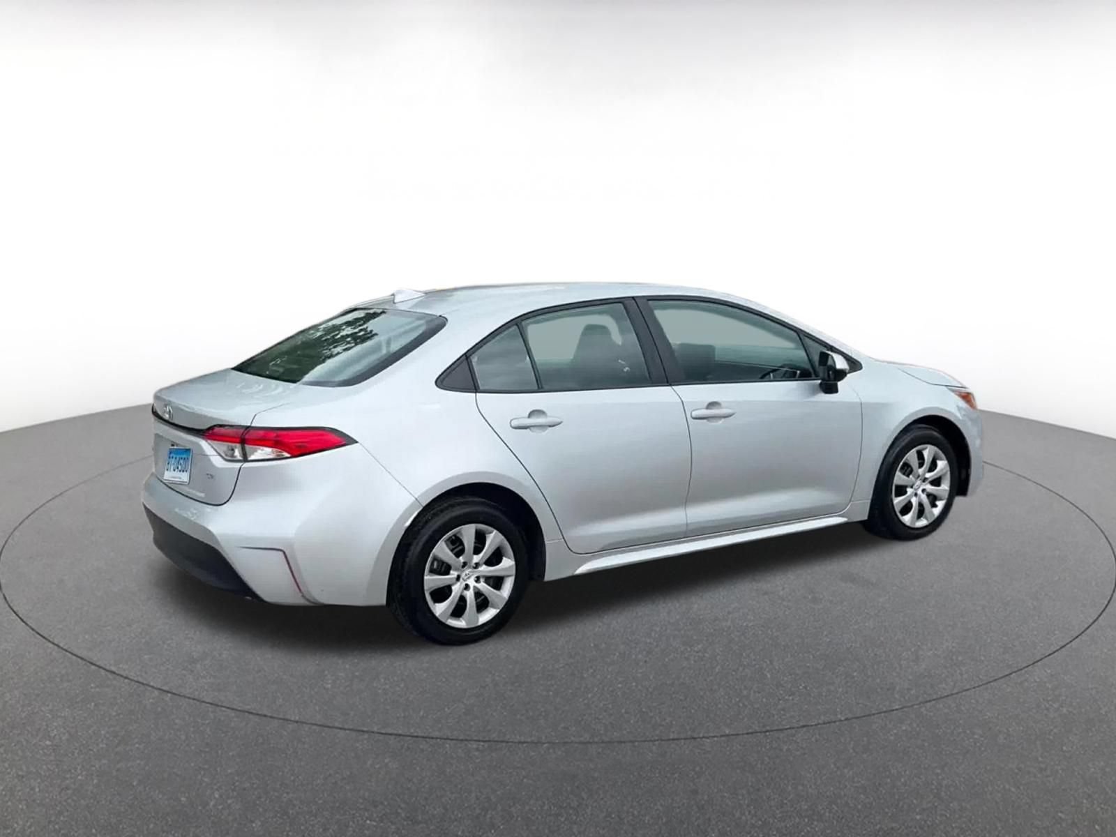 Used 2025 Toyota Corolla LE FWD image 13