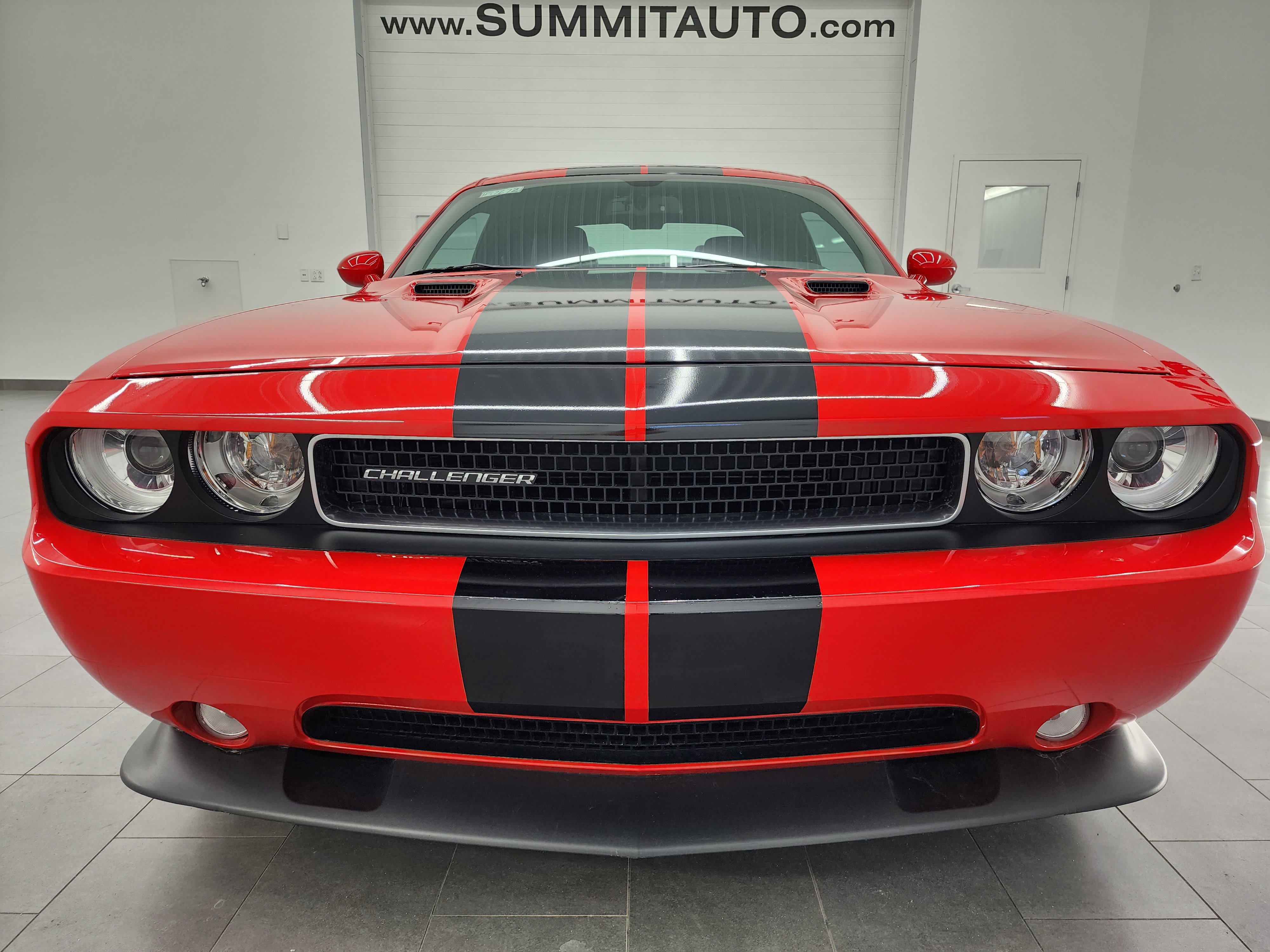 Used 2014 Dodge Challenger SRT8 image 19