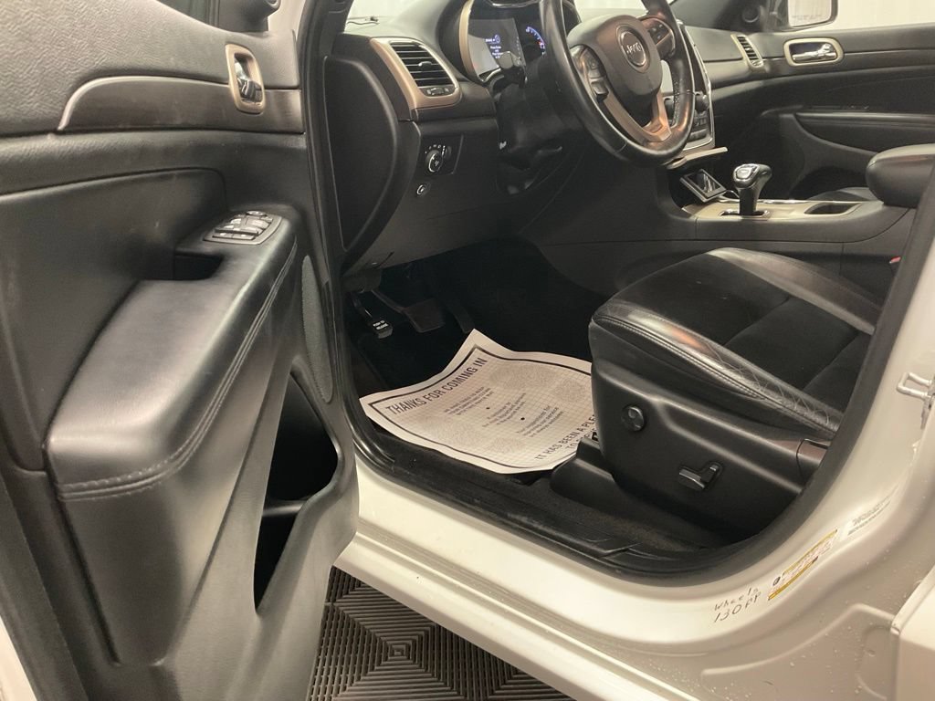 Used 2015 Jeep Grand Cherokee Altitude AWD/4WD image 7