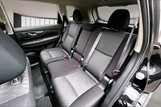 Used 2020 Nissan Rogue SV w/ Sun & Sound Touring Package FWD image 21
