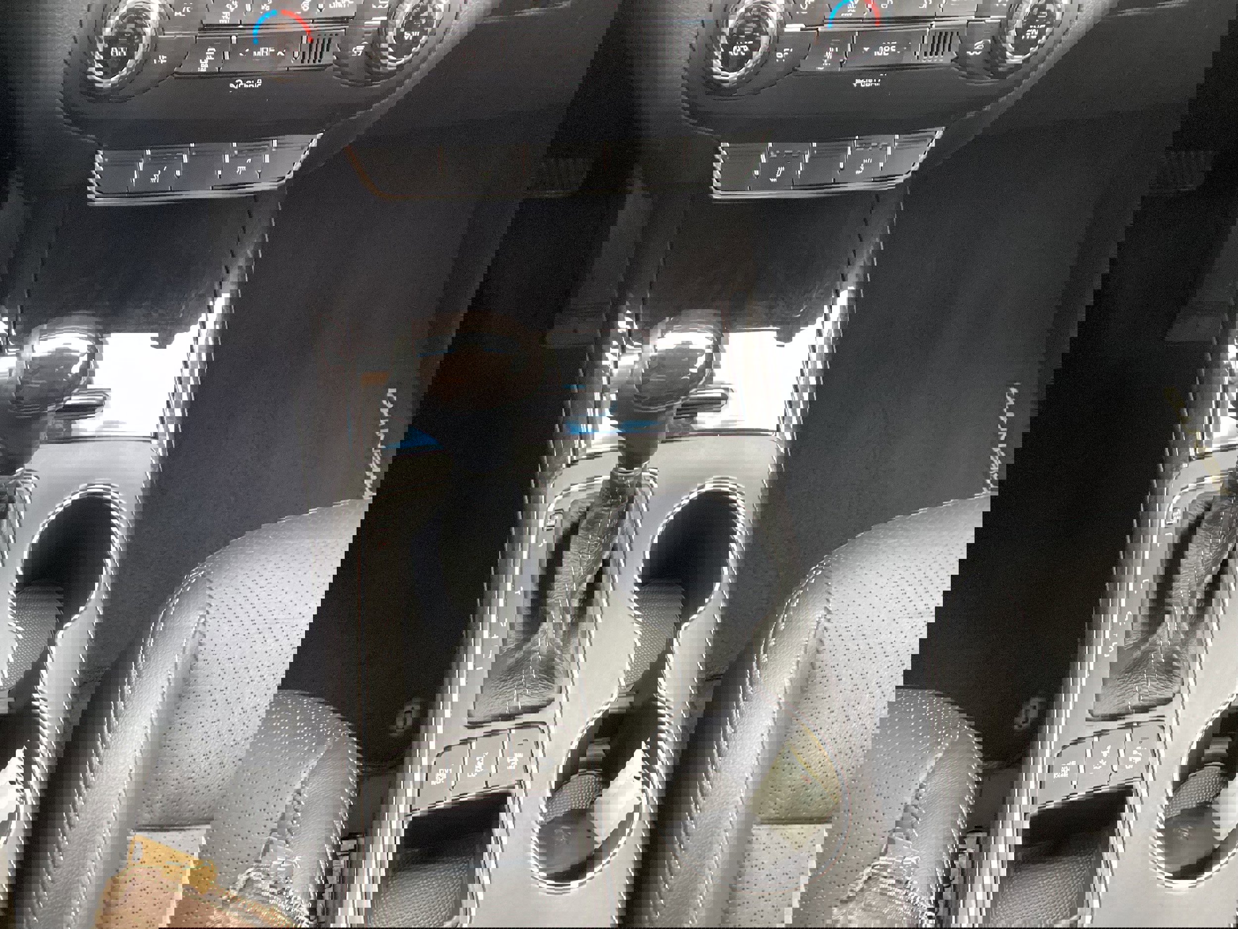 Used 2017 Kia Sorento EX image 18